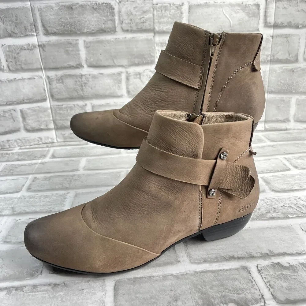 Taos Model Women’s Size 9.5 Light Brown Leather Ankle Boots